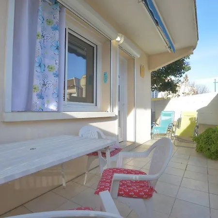 Amiral Rdc - Lumineux Et Renove Et Climatise Avec Cour, Quartier Rive Droite Apartment Le Grau-du-Roi