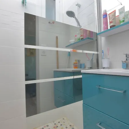 Amiral Rdc - Lumineux Et Renove Et Climatise Avec Cour, Quartier Rive Droite Le Grau-du-Roi